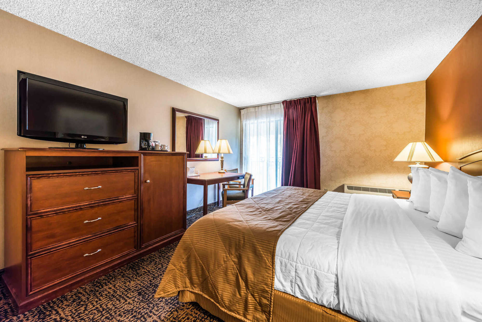 Clarion Hotel & Conference Center Colorado Springs Rum bild